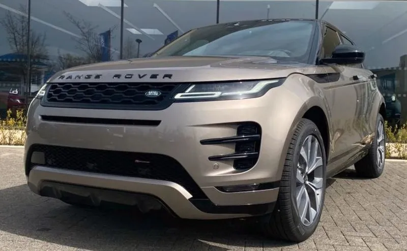 Land Rover Range Rover Evoque P200 =R-Dynamic SE= Black Pack Image 1